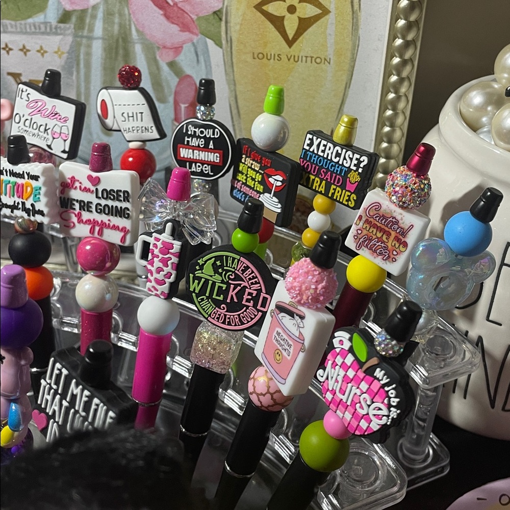 Fun Quote Pens with Colorful Charms - Picture 8 of 16
